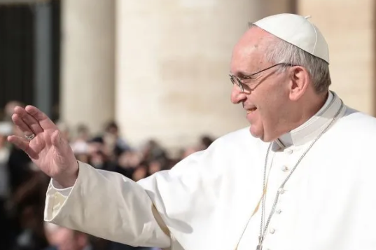 ¿Mujeres en la iglesia? Papa Francisco responde sobre diaconado femenino