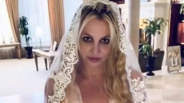 Britney Spears anuncia que se casó consigo misma