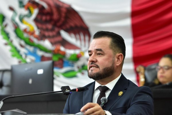 Diputado Óscar Avitia defiende lucha del SNTE por construcción de nuevo hospital ISSSTE en Chihuahua