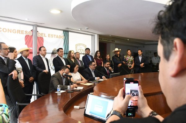 Rechazan Diputados PAN, PRI, MC y PT la reforma sobre inimpugnabilidad constitucional