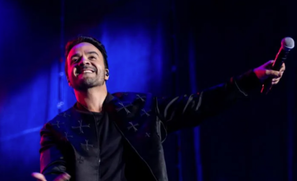 Luis Fonsi, Juanes y Fonseca se unen en concierto a beneficio de la fundación de Michael J. Fox