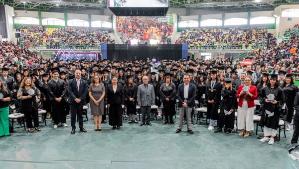 Premia y reconoce Estado a más de 15 mil estudiantes de excelencia