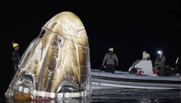 Amerizan en Florida los tripulantes de la octava misión espacial comercial de la Nasa y Space X