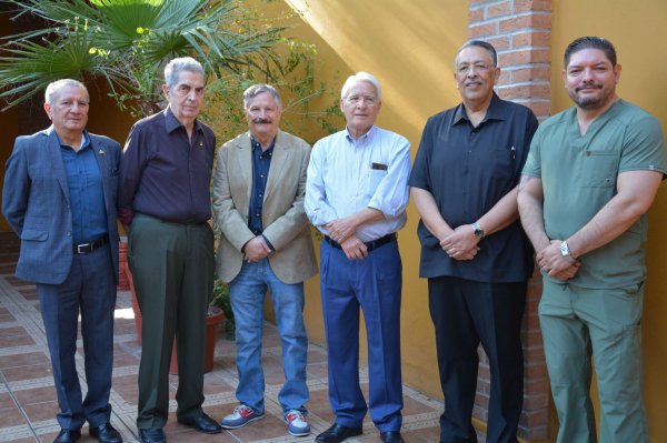 Festejan por su día a Médicos en la Facultad de Medicina y Ciencias Biomédicas de la UACH