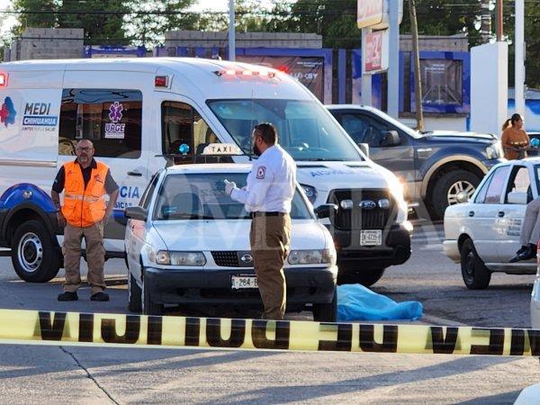 Fallece taxista dentro de su vehículo por posible infarto