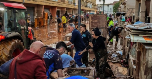 Asciende a 140 la cifra de muertos por las inundaciones en España; continúa el rescate de cuerpos