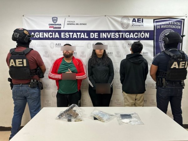 Detiene AEI en flagrancia a pareja y menor de edad por posesión de droga y arma