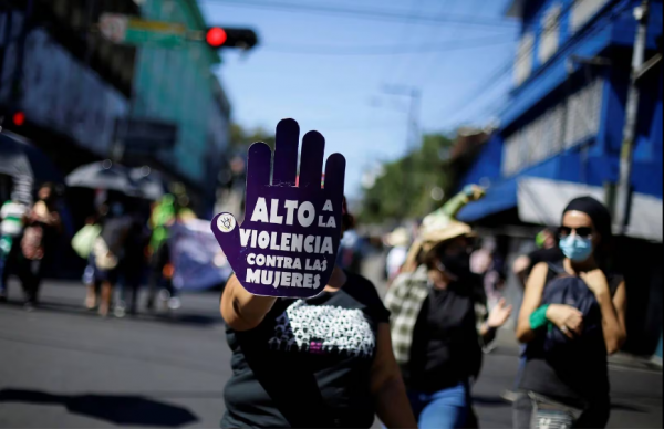 En septiembre se registró un promedio de 3,330 llamadas de emergencia diarias por algún tipo de violencia contra mujeres y niñas