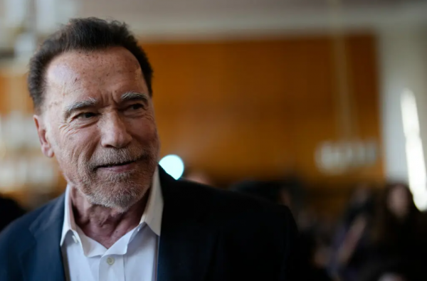 Arnold Schwarzenegger respalda a Kamala Harris y arremete contra Donald Trump