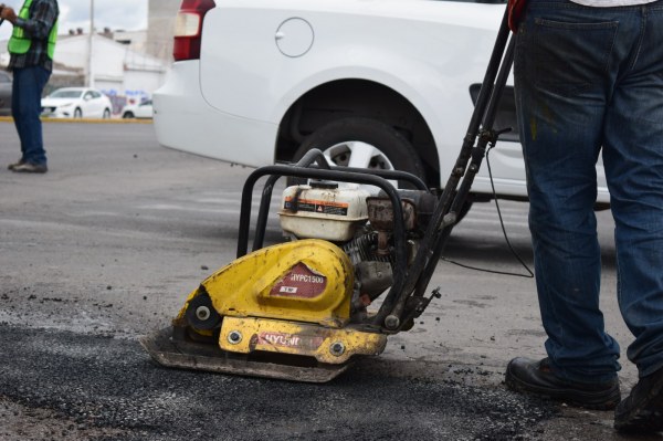 Durante la semana el Gobierno Municipal atendió más de 600 baches en la capital