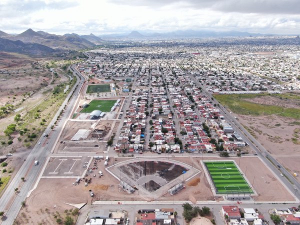 Inicia instalación de pasto sintético en tercera etapa del Polideportivo Luis H. Álvarez