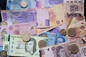 Peso acumula tres semanas de pérdidas: cierra con retroceso de 0.54% y cotiza en 19.96 por dólar