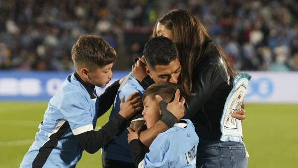 Luis Suárez juega su último partido con la selección uruguaya