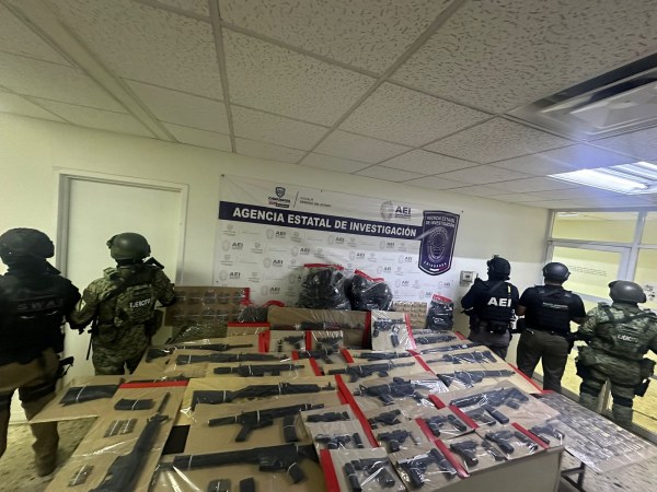 Ejército Mexicano y FGE aseguran 37 armas y  posible marihuana en Chihuahua