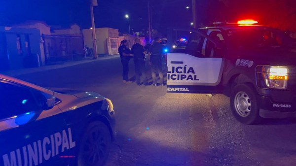 Detienen a sujeto que intentó desarmar a un elemento de la municipal en Villas del Rey