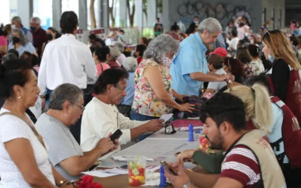 Estos apellidos reciben hoy su depósito de la Pensión Bienestar