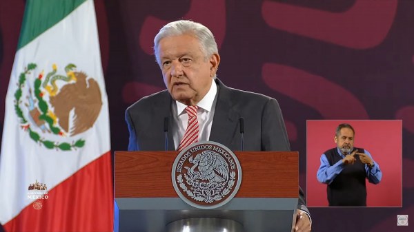 Evade López Obrador hablar sobre el asilo político a Edmundo González, ex candidadato presidencial de Venezuela