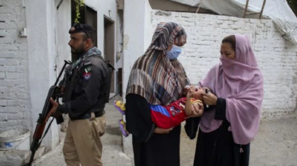 Nueve heridos en ataque a escoltas de la campaña contra la polio en Pakistán