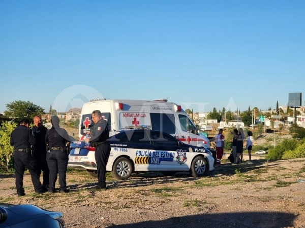 Joven se lanza con todo y vehículo al Río Chuvisvar tras crisis nerviosa