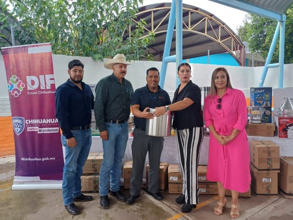 Entrega DIF Estatal equipamiento para comedores escolares de planteles en Riva Palacio