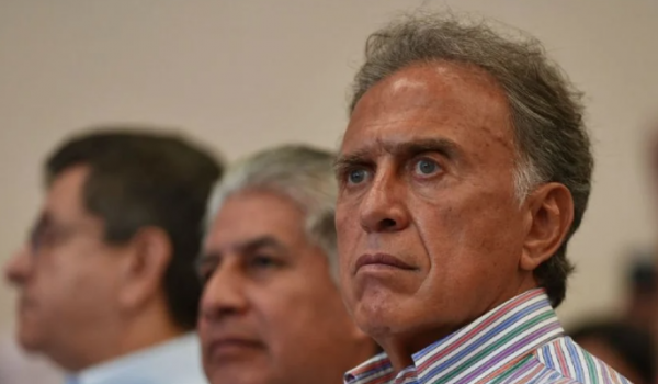 Miguel Ángel Yunes Márquez pide licencia al Senado para que su padre rinda protesta como su suplente