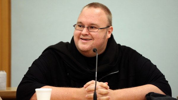 Kim Dotcom declara un ganador inesperado en el debate entre Harris y Trump