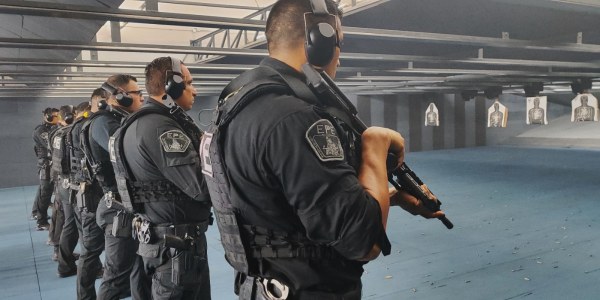 Entrenan grupos especiales de la Policía Municipal en manejo de armas y tiro en nuevo pabellón