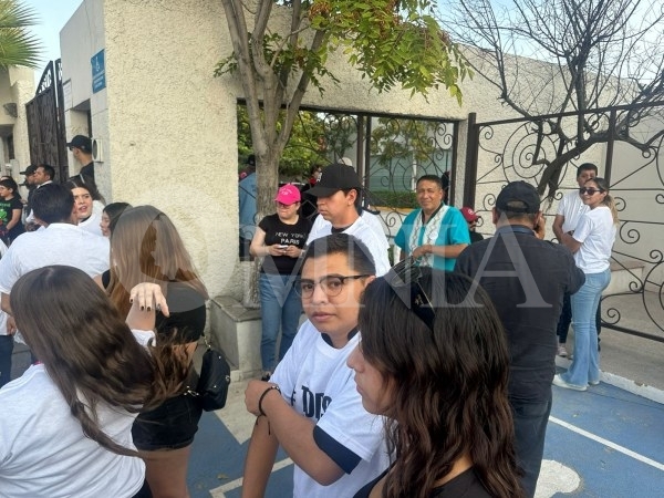 Se manifiestan alumnos de la UACJ encontra de la Reforma al Poder Judicial de la Federación