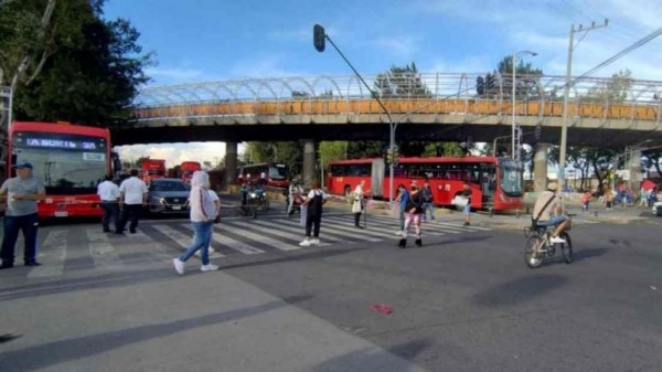 Vecinos de la Cámara de Diputados presionan a manifestantes del Poder Judicial para que se retiren