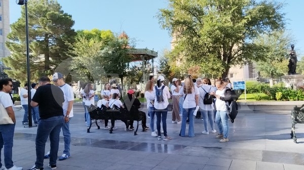 (Video) Comienzan a llegar a Plaza de Armas manifestantes en contra de la reforma judicial