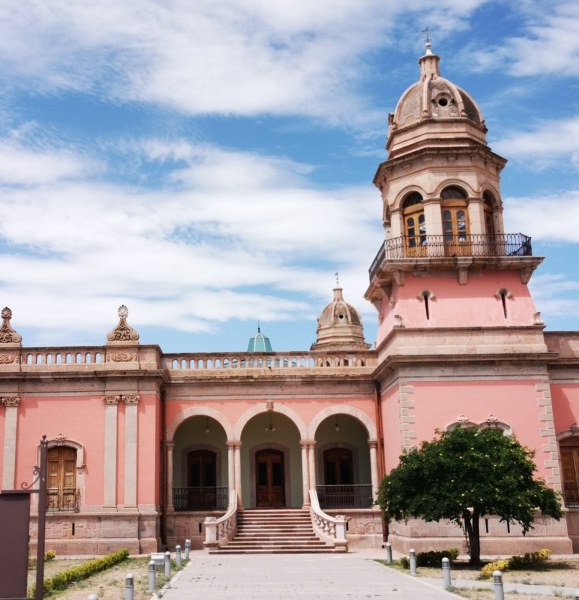 Invitan a celebrar el mes patrio con noche mexicana en la Quinta Carolina