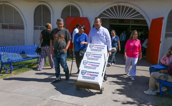 Jesús Valenciano encabezó entrega de 900 apoyos alimentarios para personas con discapacidad en Delicias