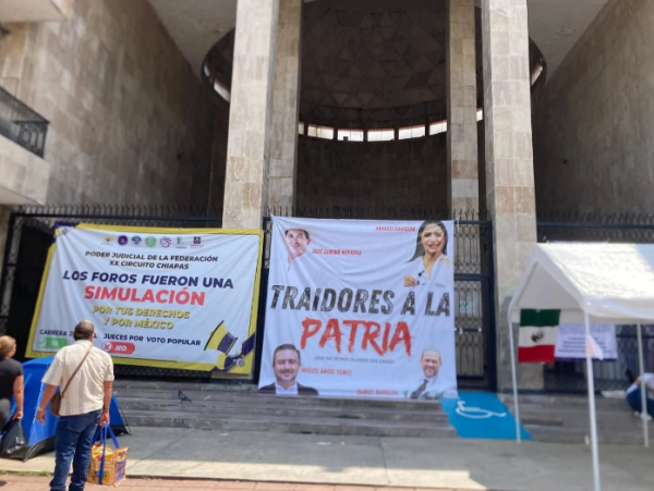 Chiapas: Entre protestas, diputados avalan por mayoría de votos la reforma al Poder Judicial