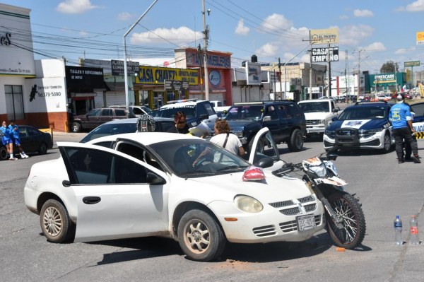 Mujer embarazada resulta lesionada en choque por la Industrias