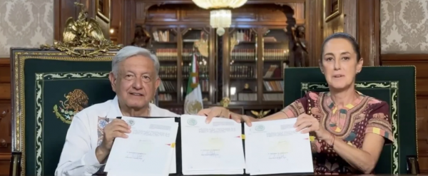 AMLO publica la reforma judicial; firma el decreto con Claudia Sheinbaum como testigo