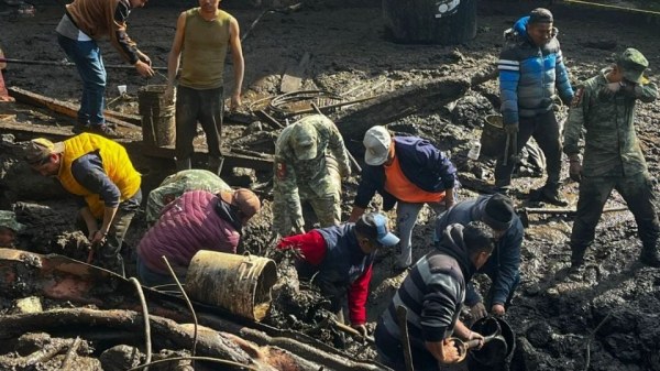 Suspenden el Grito en el municipio mexiquense de Jilotzingo tras deslave que dejó cuatro muertos