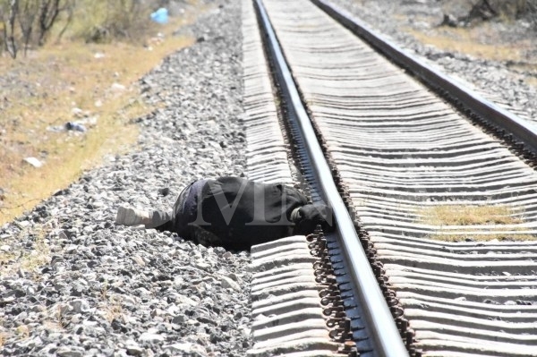 Encuentran hombre sin vida a un lado de las vías en Estación Terrazas