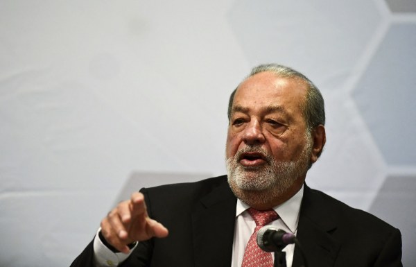 Carlos Slim cuestiona que se está dando 