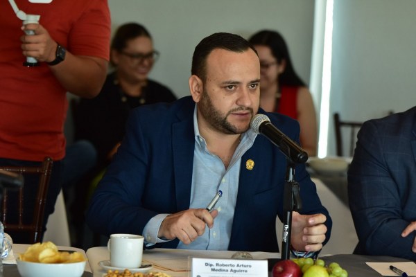 Celebran diputados del PRI Presidencia de Alfredo Chávez en la JUCOPO