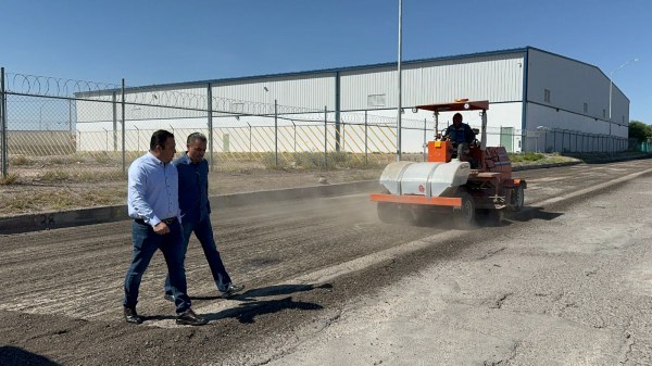 Jesús Valenciano inspecciona trabajos de fresado y pavimentación en Octava Sur