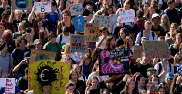 Jóvenes protestan en todo el mundo para exigir acciones contra el cambio climático