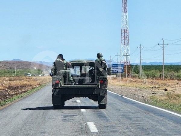 Localizan a dos hombres ejecutados en la carretera a Juárez