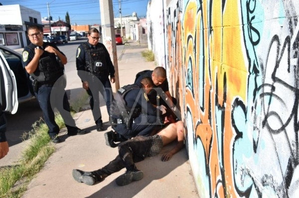 Propinan vecinos de la colonia Los Arcos fuerte golpiza a ladrón tras ser sorprendido