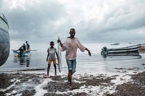 Afecta más el cambio climático a comunidades que viven del océano