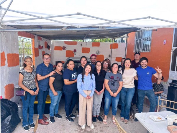 Atienden Joss Vega y Rocío González gestiones de vecinos en la Colonia Popular