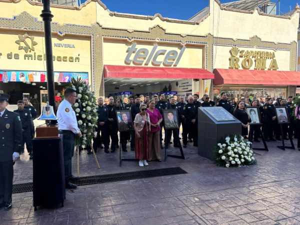 Rinden homenaje a bomberos caídos en cumplimiento del deber