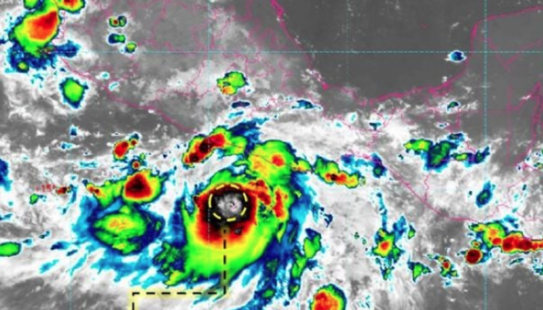 Se forma la tormenta tropical John y amenazan más ciclones; lluvias torrenciales de lunes a jueves