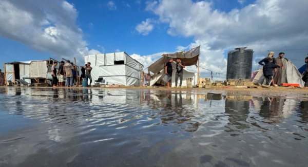 La intensa lluvia en Gaza agrava la miseria de los palestinos desplazados