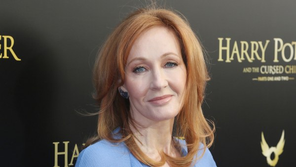 J.K. Rowling critica a la directora de un centro contra el abuso sexual por esta razón