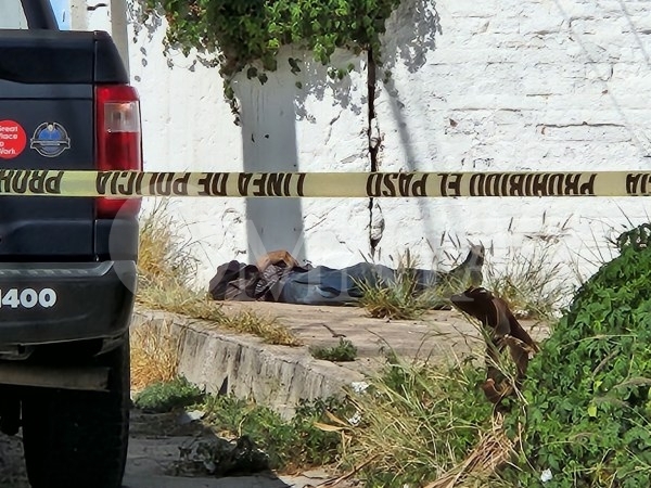 Muere hombre en vía pública en la colonia Obrera